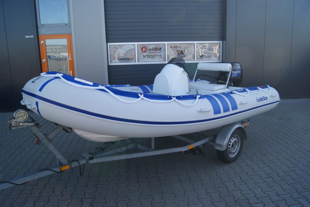 Rubberboot met buitenboordmotor | Wessels Watersport | DSC07432 Rubberboot met buitenboordmotor