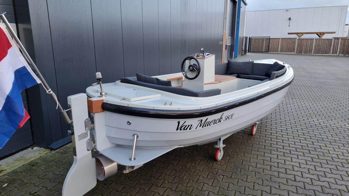 Van Maerck 580E Elektrisch | Wessels Watersport | 20220105 150318 resized